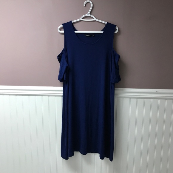 Reitmans Dresses & Skirts - Reitmans open sleeves dress